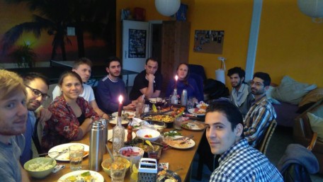 Leckeres Essen und eine Partie Tischtennis..